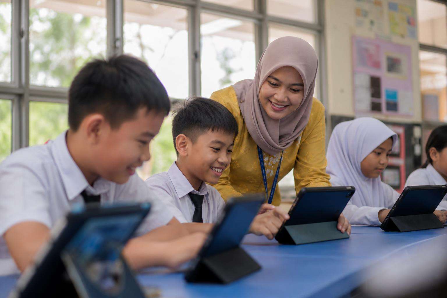 Gambar yang menggambarkan sistem pengurusan pembelajaran untuk pembelajaran dalam talian dan pengurusan kursus